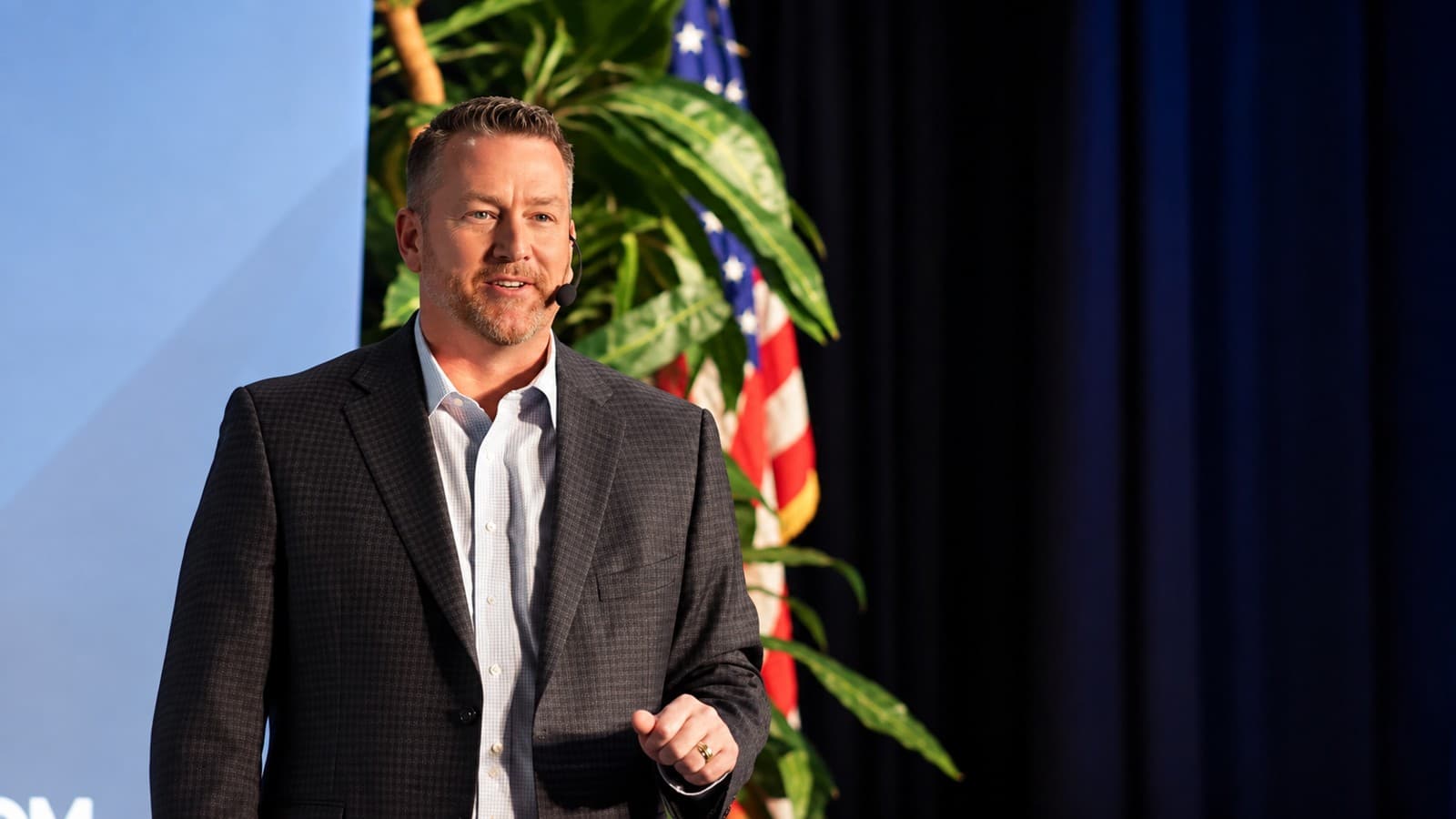 Mike McCloskey speaking on stage
